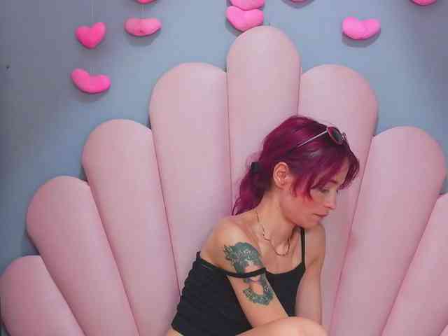 LUCY_MILLER webcam