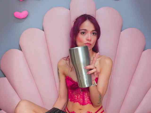 LUCY_MILLER webcam