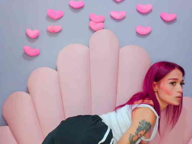 LUCY_MILLER webcam