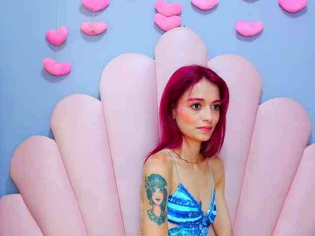 LUCY_MILLER webcam