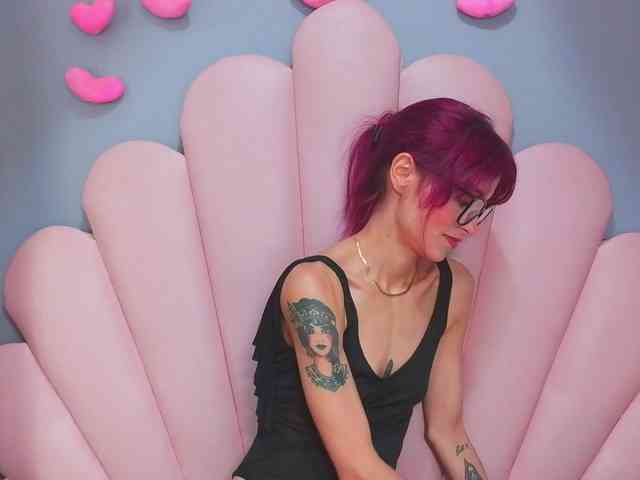 LUCY_MILLER webcam