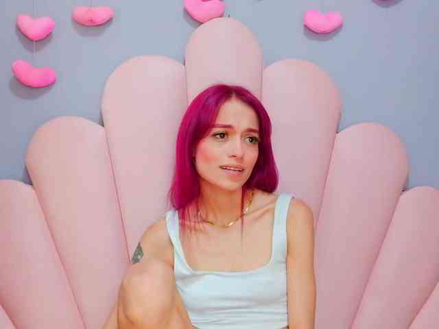LUCY_MILLER webcam