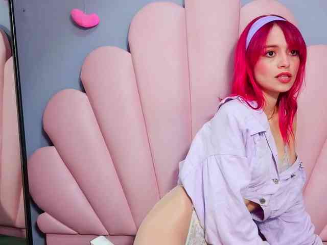 LUCY_MILLER webcam