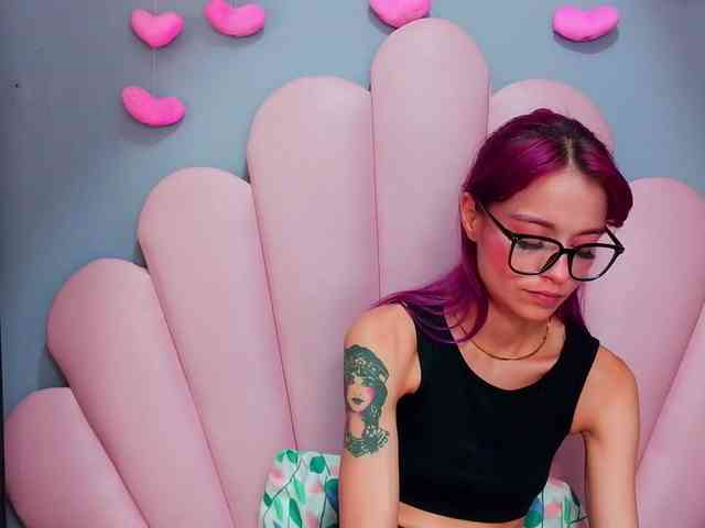 LUCY_MILLER webcam