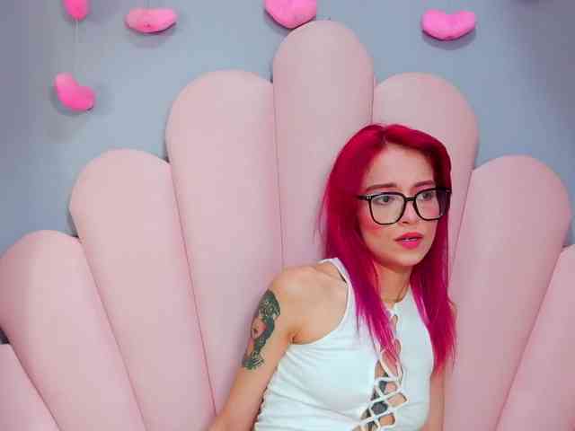 LUCY_MILLER webcam