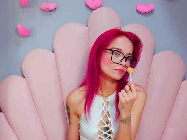 LUCY_MILLER webcam