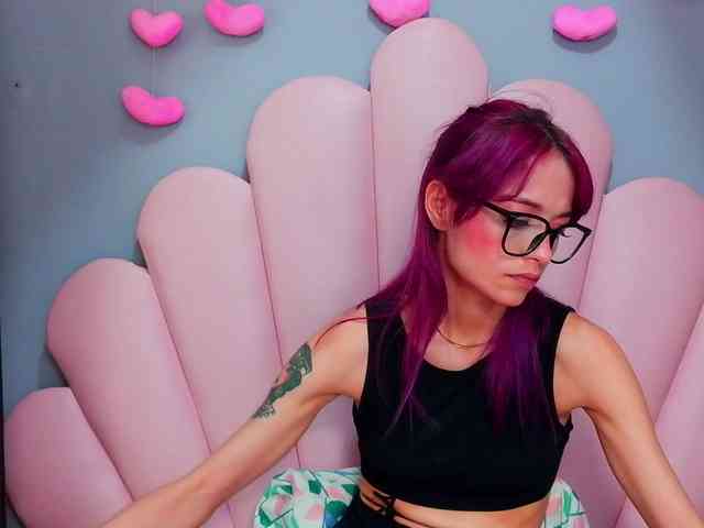LUCY_MILLER webcam
