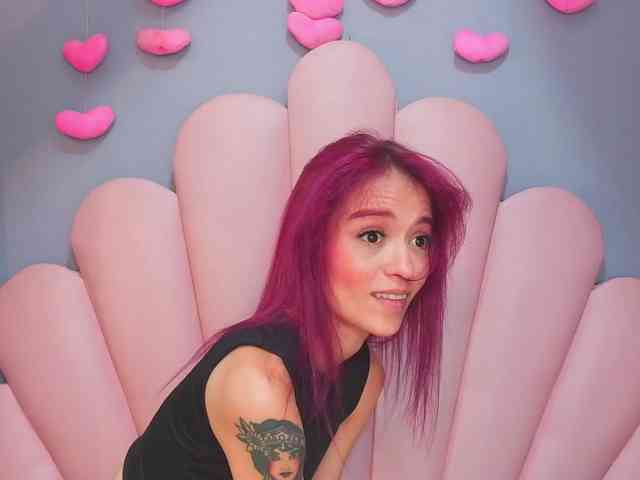 LUCY_MILLER webcam