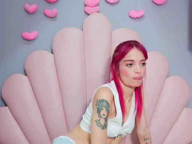 LUCY_MILLER webcam