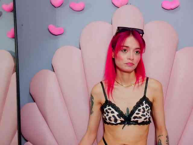 LUCY_MILLER webcam