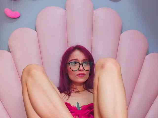 LUCY_MILLER webcam
