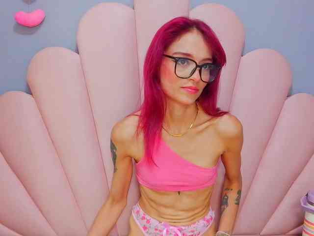 LUCY_MILLER webcam