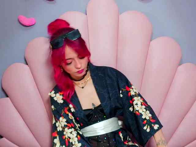 LUCY_MILLER webcam