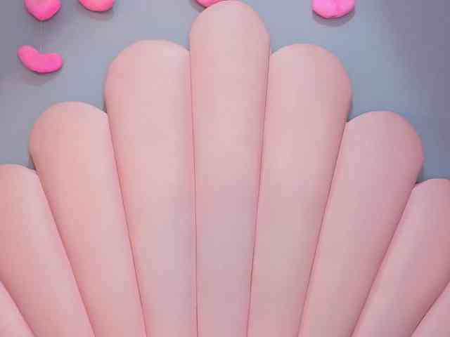 LUCY_MILLER webcam