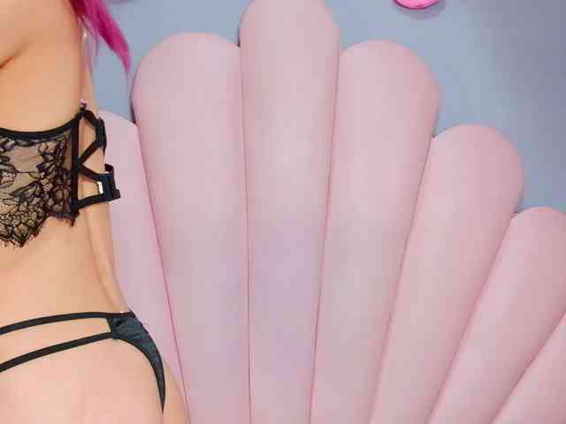 LUCY_MILLER webcam
