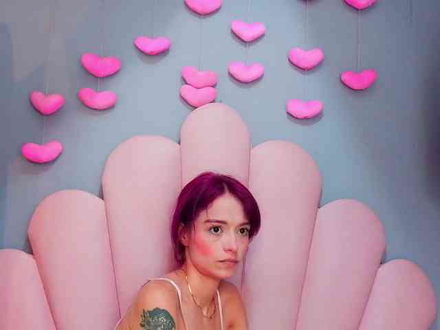LUCY_MILLER webcam