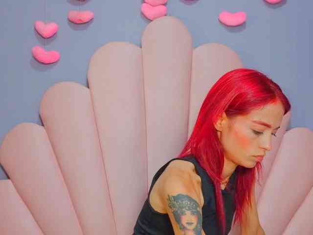 LUCY_MILLER webcam