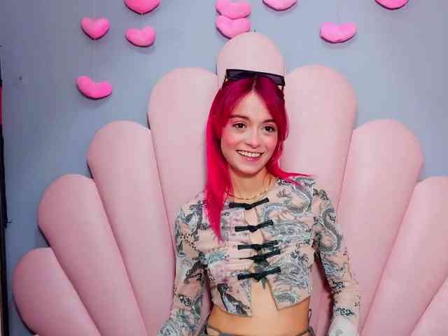 LUCY_MILLER webcam