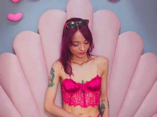 LUCY_MILLER webcam