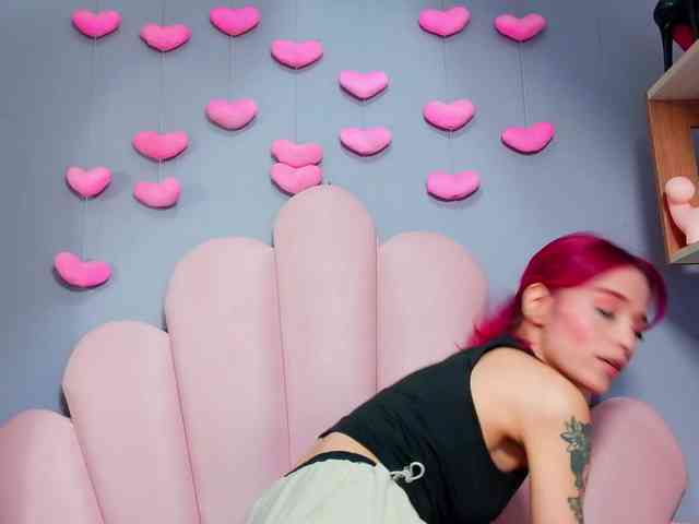 LUCY_MILLER webcam