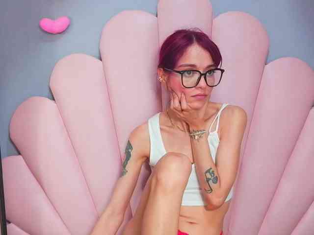 LUCY_MILLER webcam
