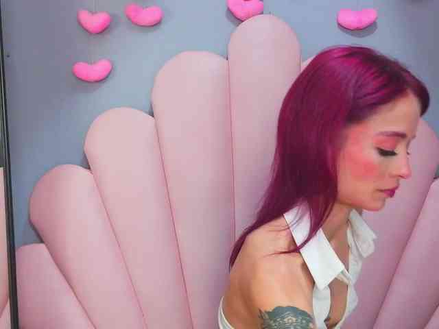 Model: LUCY_MILLER