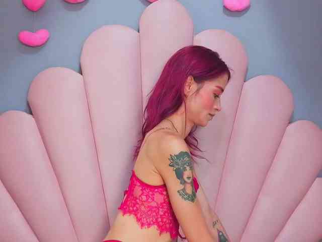 LUCY_MILLER webcam