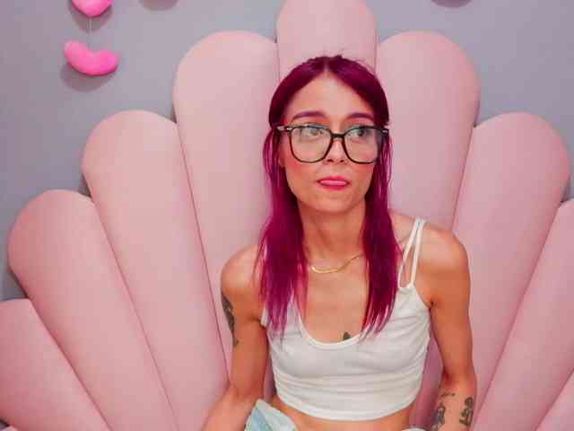 LUCY_MILLER webcam