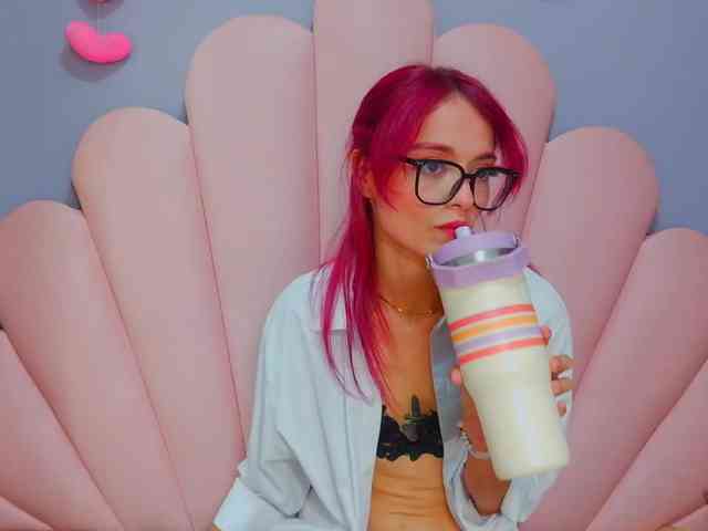 LUCY_MILLER webcam