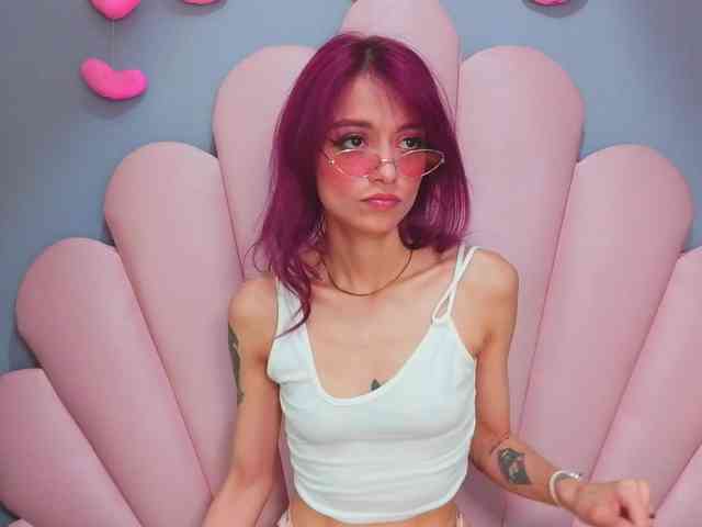 LUCY_MILLER webcam