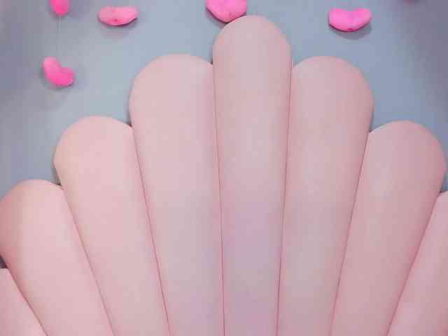 LUCY_MILLER webcam