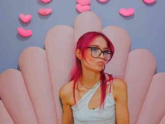LUCY_MILLER webcam
