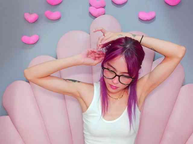 LUCY_MILLER webcam