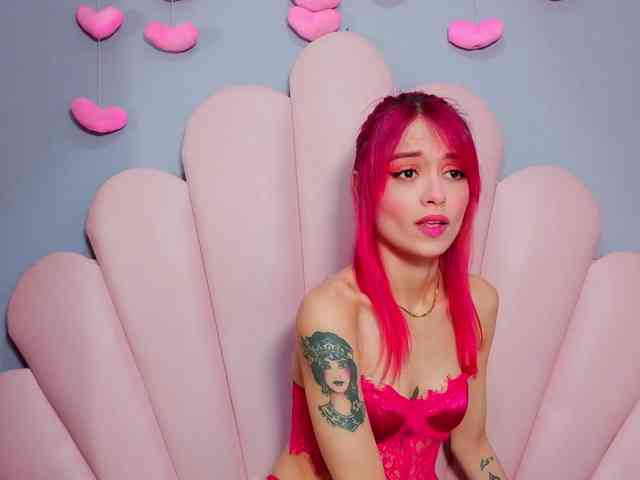 LUCY_MILLER webcam