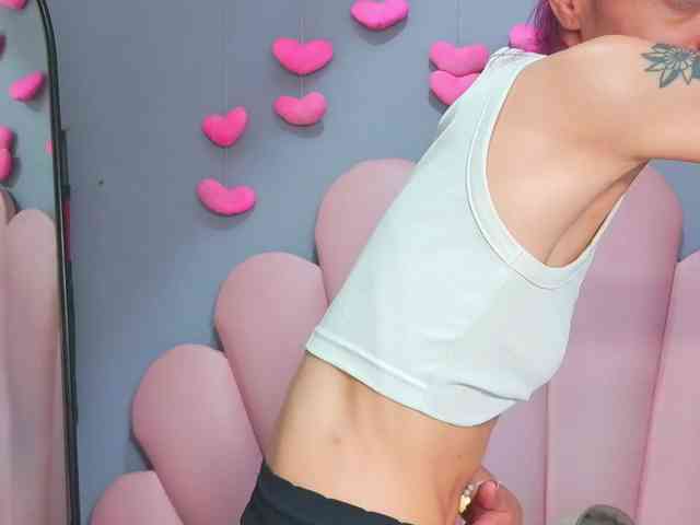 LUCY_MILLER webcam