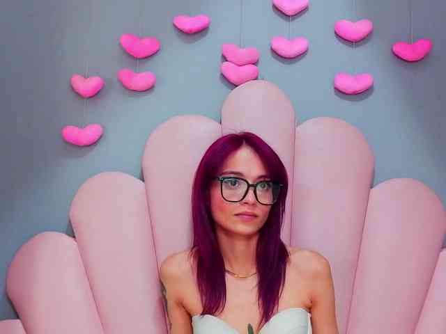 LUCY_MILLER webcam