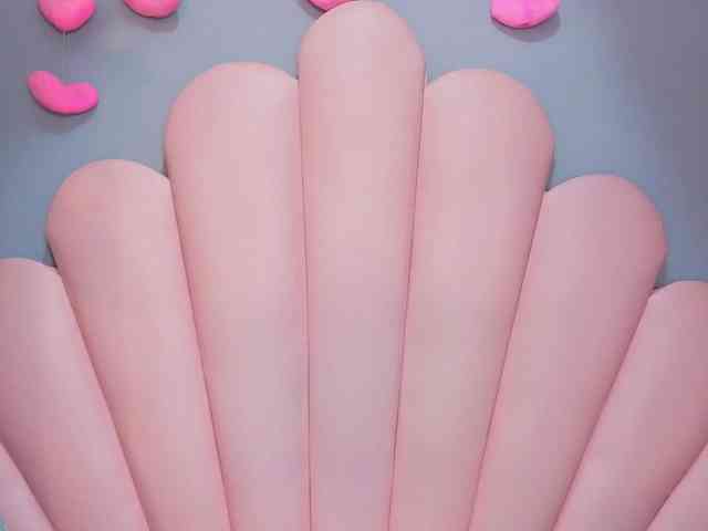 LUCY_MILLER webcam