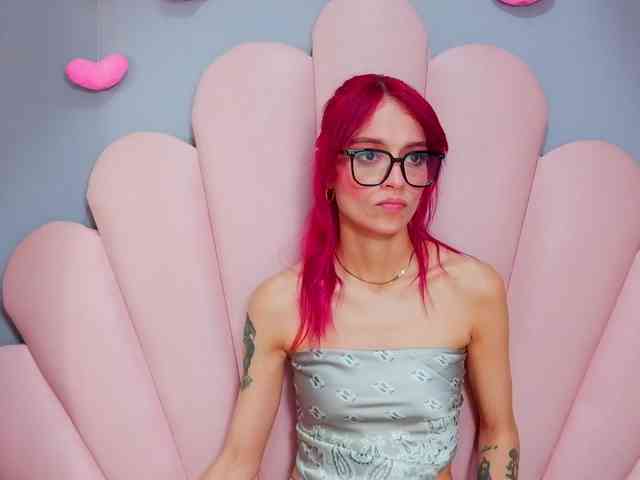 LUCY_MILLER webcam