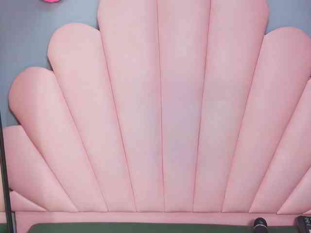 LUCY_MILLER webcam