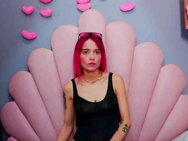 LUCY_MILLER webcam