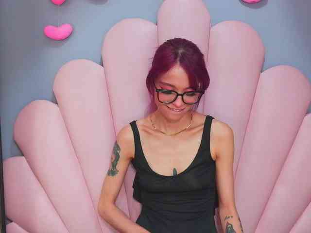 LUCY_MILLER webcam