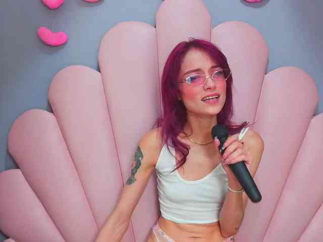 LUCY_MILLER webcam
