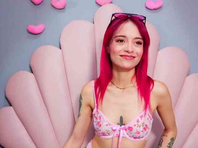 LUCY_MILLER webcam