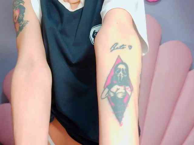 LUCY_MILLER webcam