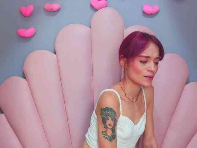 LUCY_MILLER webcam