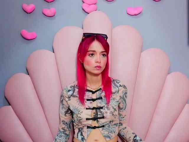 LUCY_MILLER webcam