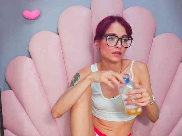 LUCY_MILLER webcam