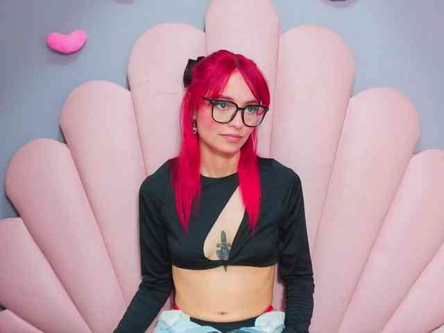 LUCY_MILLER webcam