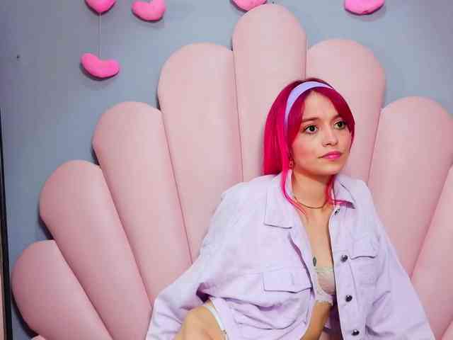 LUCY_MILLER webcam