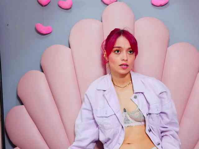 LUCY_MILLER webcam